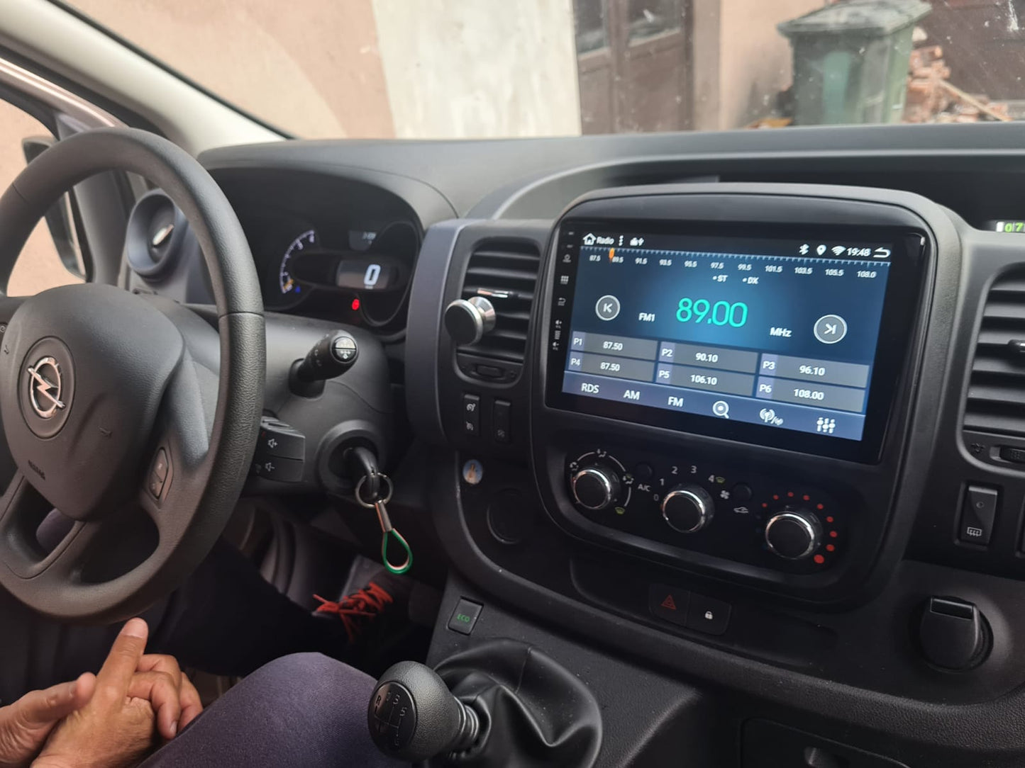 Navigatie Opel Vivaro / Renault Trafic / Fiat Talento (2014-2017), Android, E-Octacore / 2GB RAM + 32GB ROM, 9 Inch - AD-BGE9002+AD-BGRKIT389