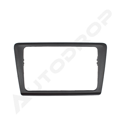 Ramă adaptoare Skoda Rapid 2012-2019 - fațetă 213×133 (RNS 510 / RCD 330), montaj dedicat